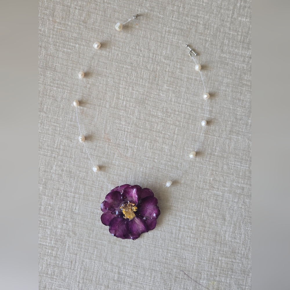 Chic Purple Floral Necklace with Pearls